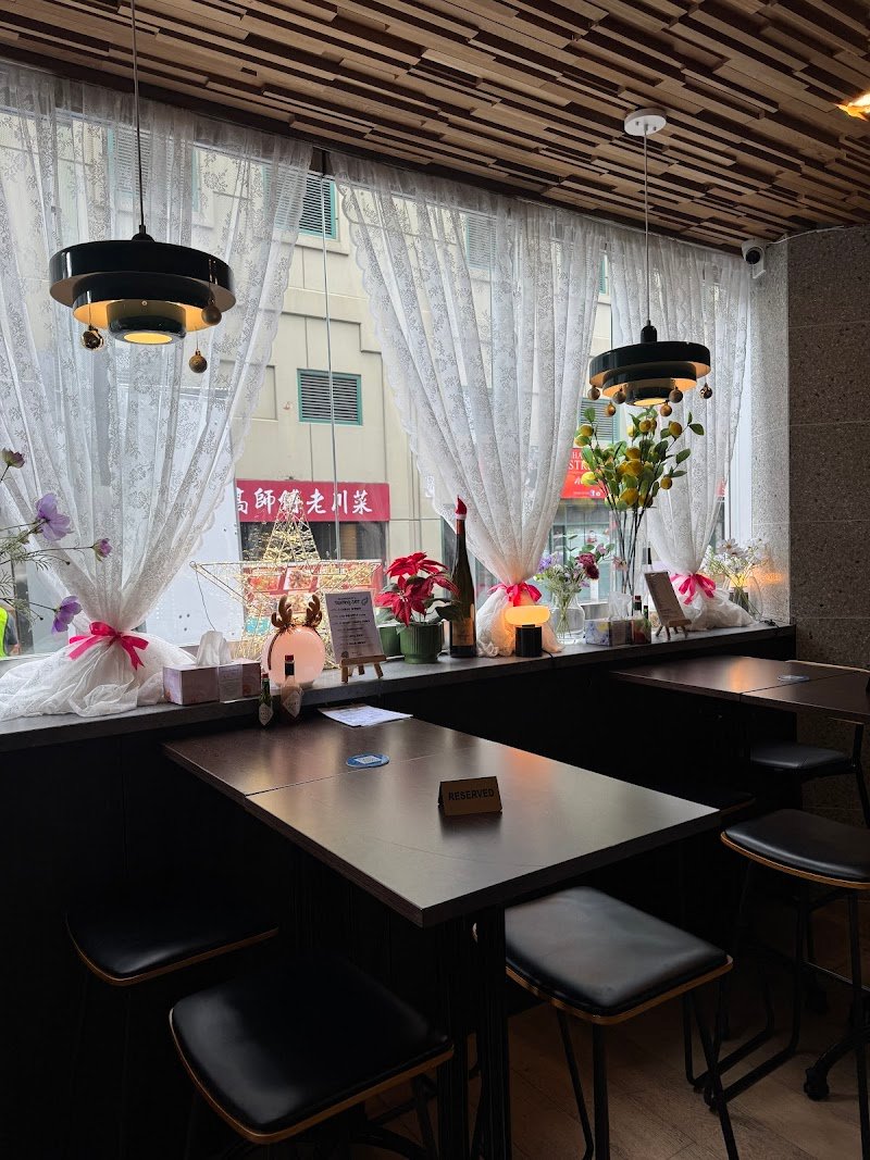 Stop Whining Seafood Wine Bar photo 2