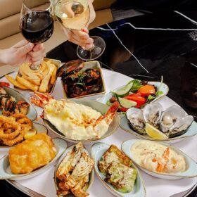 TheCray Seafood & Grill Restaurant, Belmont photo 5