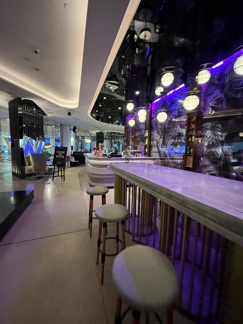 Living Room Bar photo 6