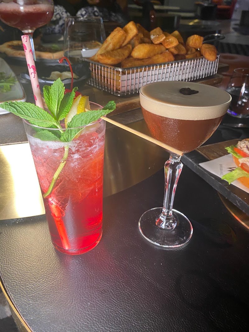 Living Room Bar photo 8